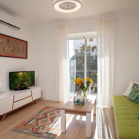 Lovely Beachfront Apartment In Calahonda Sitio de Calahonda ภายนอก รูปภาพ