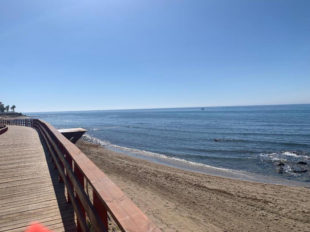 Lovely Beachfront Apartment In Calahonda Sitio de Calahonda ภายนอก รูปภาพ